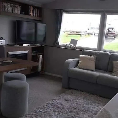 Emma'S Haven Apartment Gristhorpe